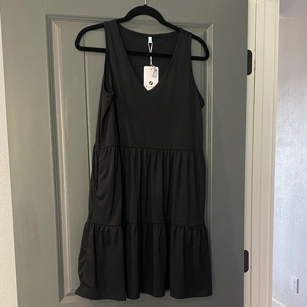 Black V neck dress with pockets